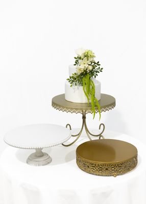 Everlasting Whispers Cake Cluster (Purchase)