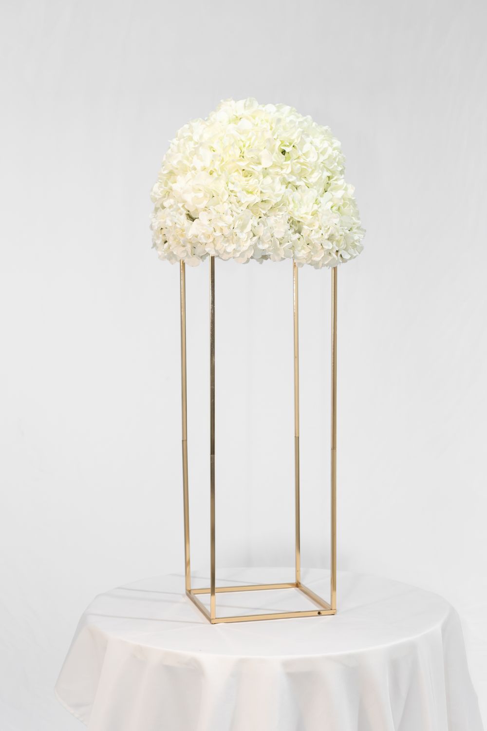 Universal Hydrangea Pillar Centerpiece (Rental)