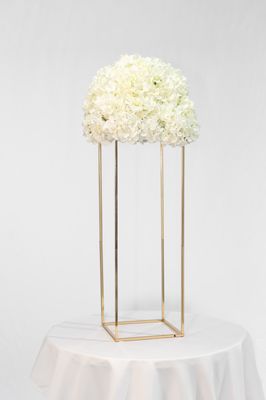 Universal Hydrangea Pillar Centerpiece (Rental)