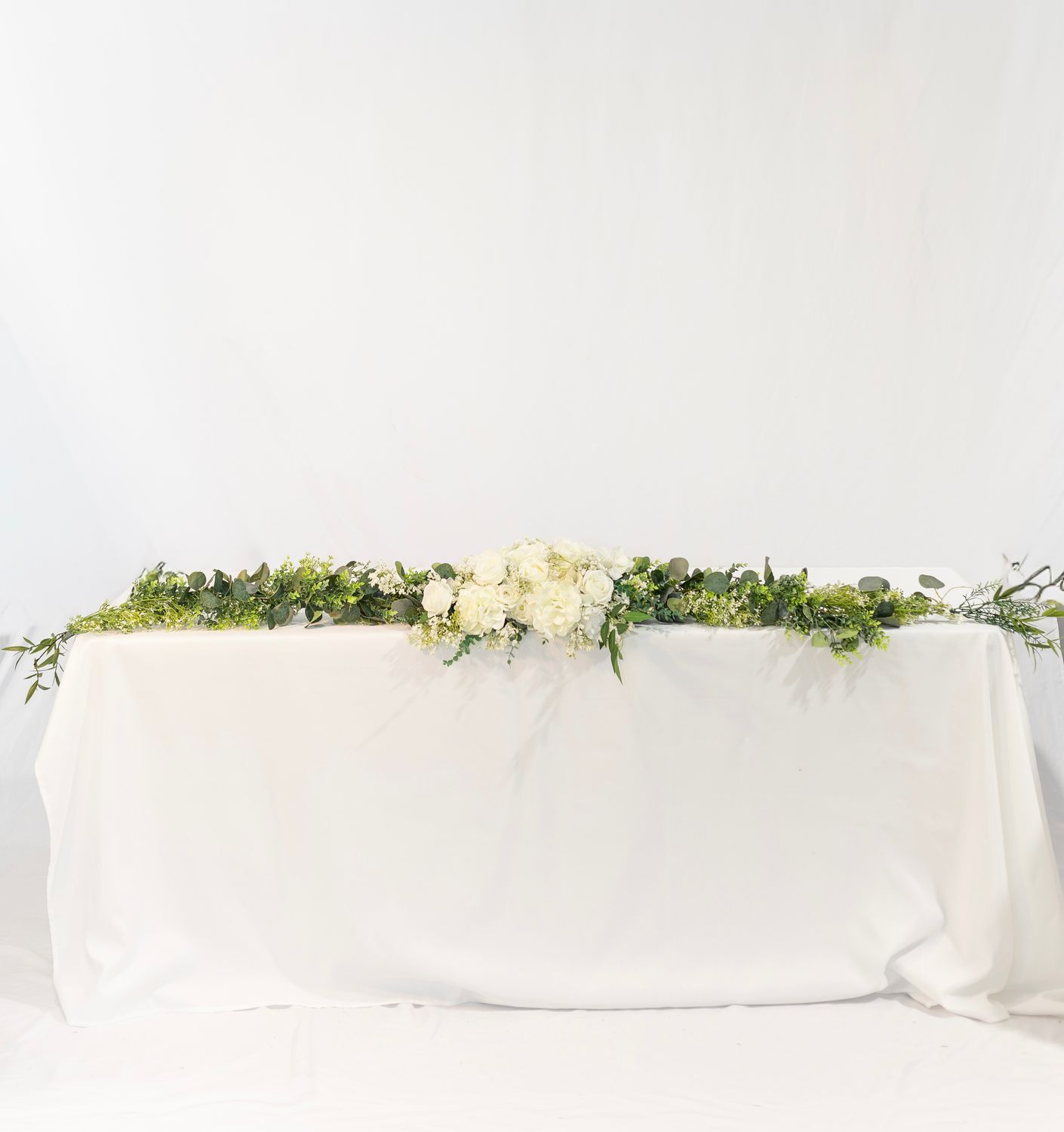 Heavenly Scent Table Runner (Rental)