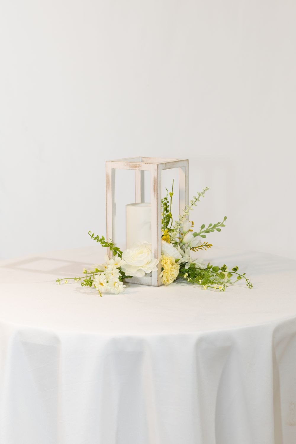 Spring Love Candlewood Centerpiece (Rental)