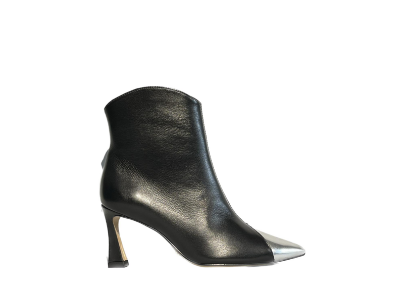 STIVALETTO CON PUNTA LAMINATA