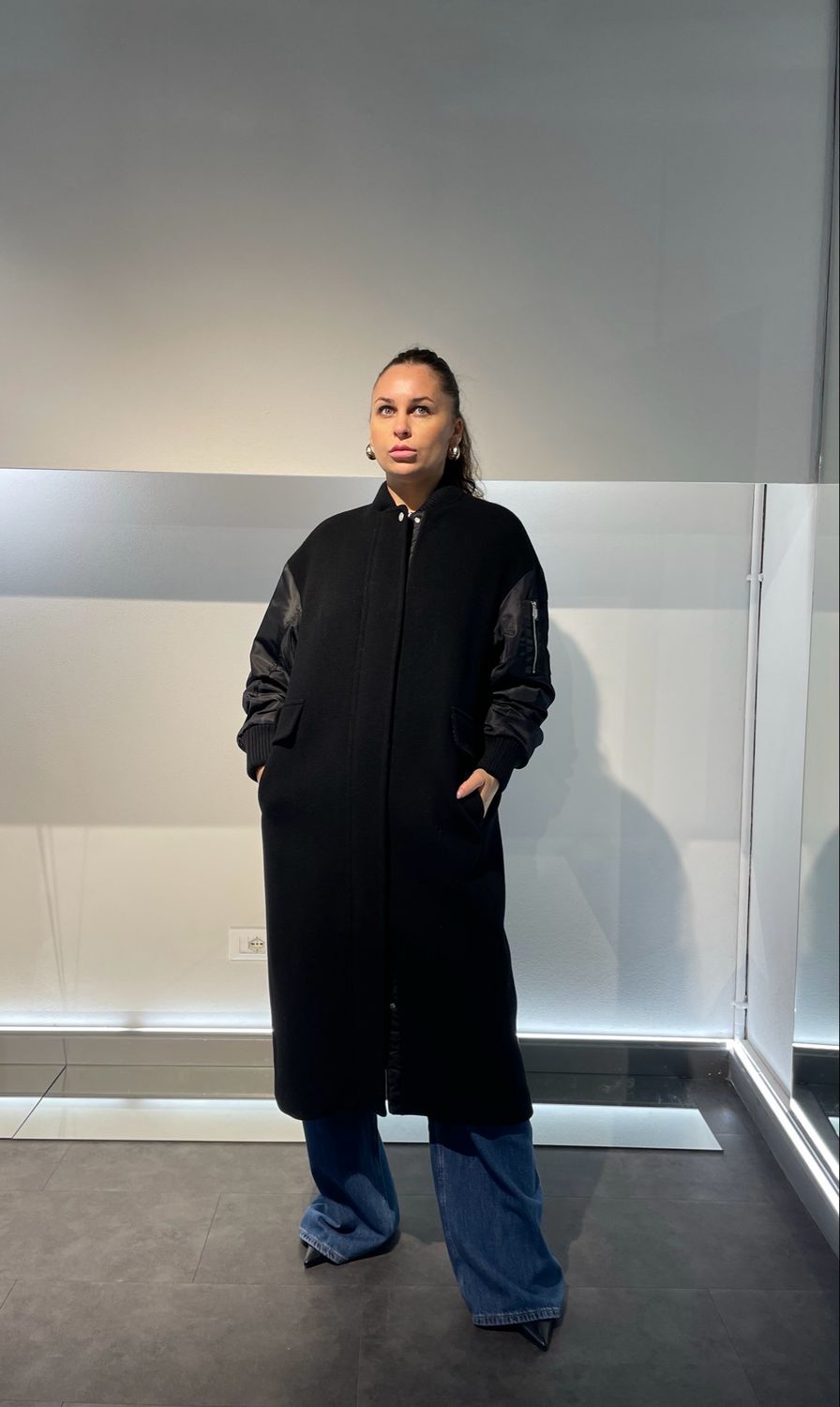 CAPPOTTO CON MANICHE A CONTRASTO