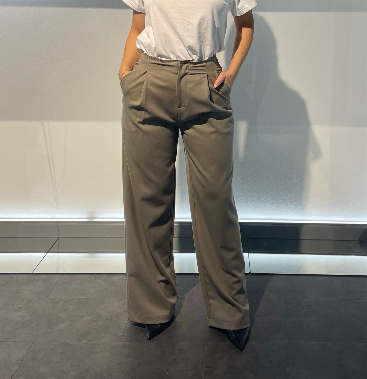 PANTALONE TAGLIO VIVO