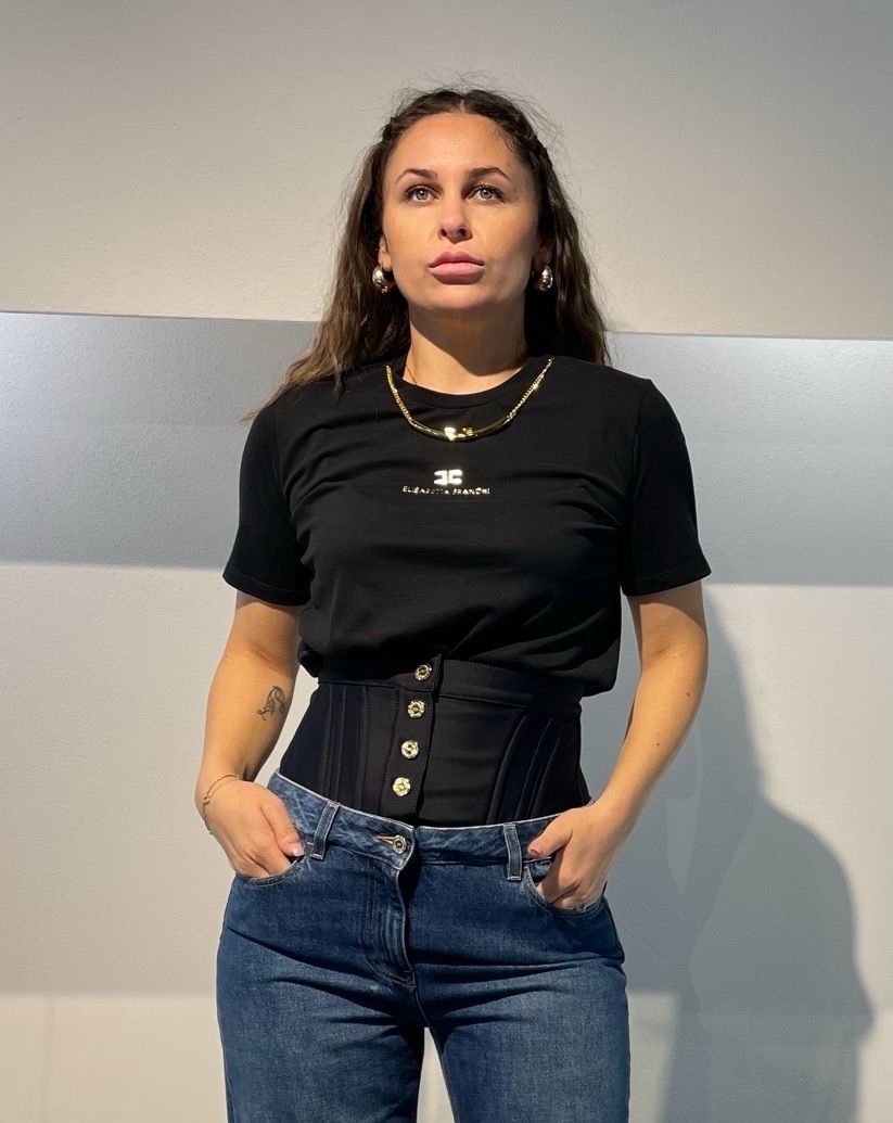 T-SHIRT CON COLLANA