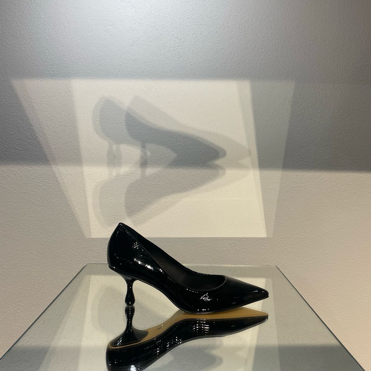 DÉCOLLETÉ CON TACCO TONDO