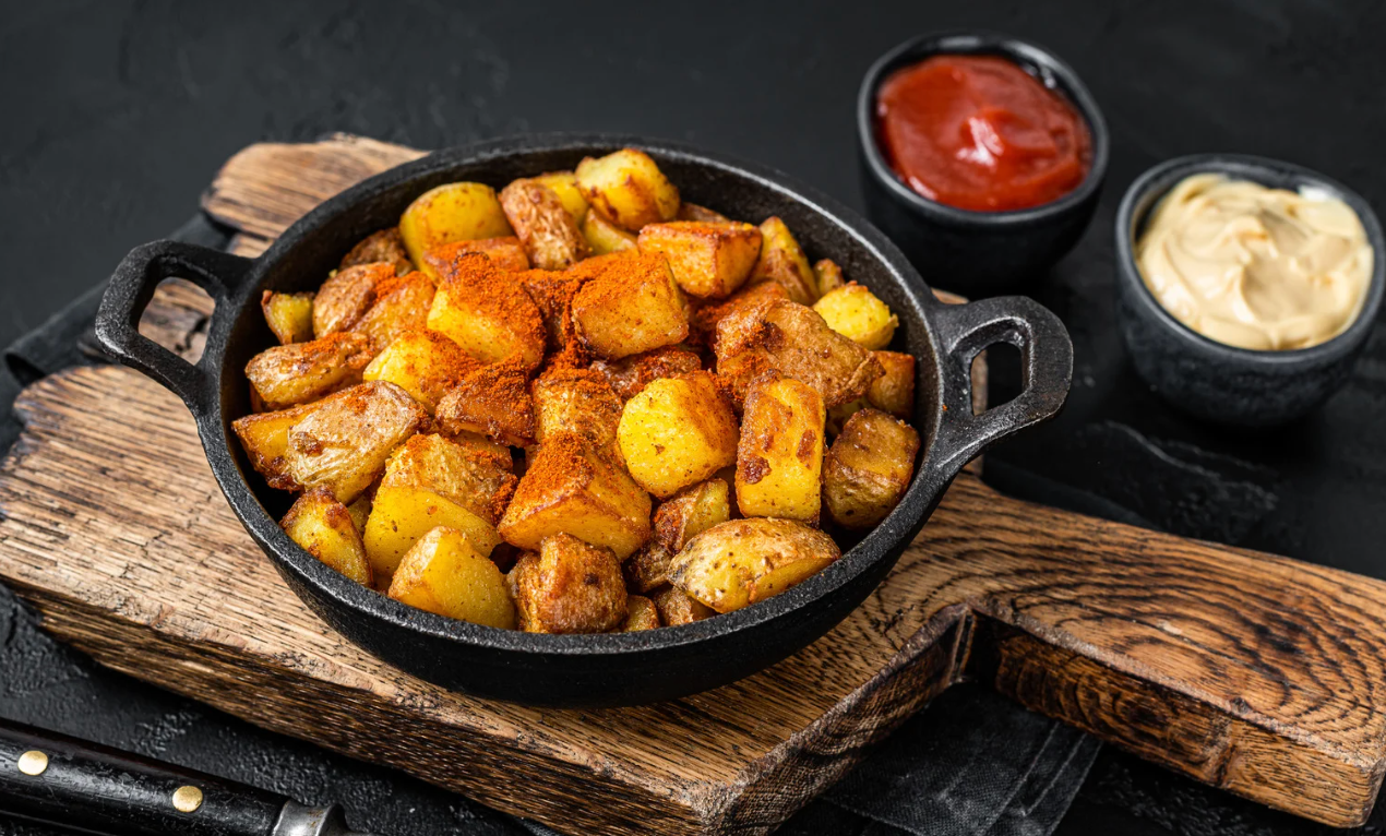 Patatas bravas met knoflookmayonaise
