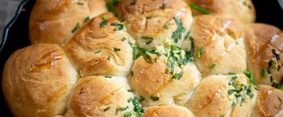 Brioche feuilletée met brie en vruchtenjam (V)