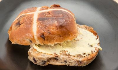 Krentenbol met biologische roomboter