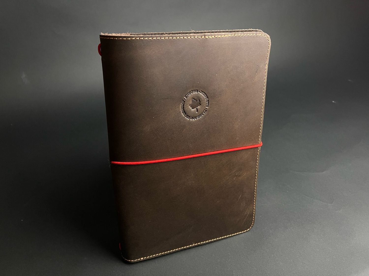 A5 Tapa de cuero CAFÉ ENGRASADO con bolsillos interiores