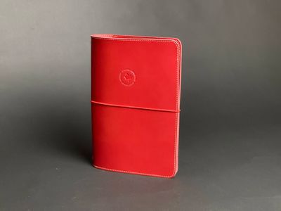 A5 Tapa de cuero ROJO (con bolsillos interiores) A5 Tapa de cuero ROJO (con bolsillos interiores)