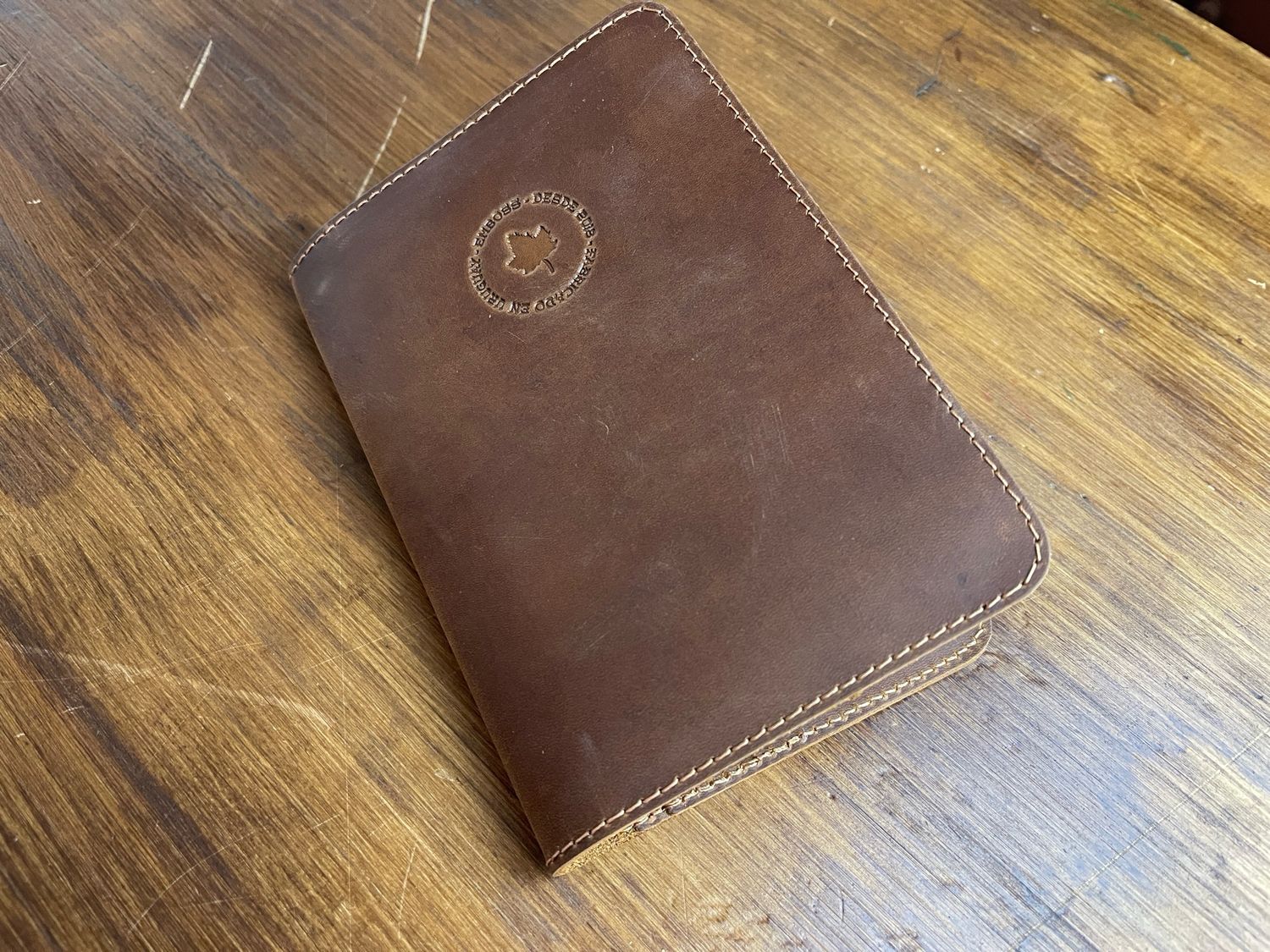 Porta pasaporte ÓXIDO ENGRASADO