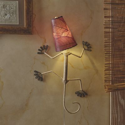 Gecko Wall Lamp Purple