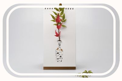 . Flip Vases .