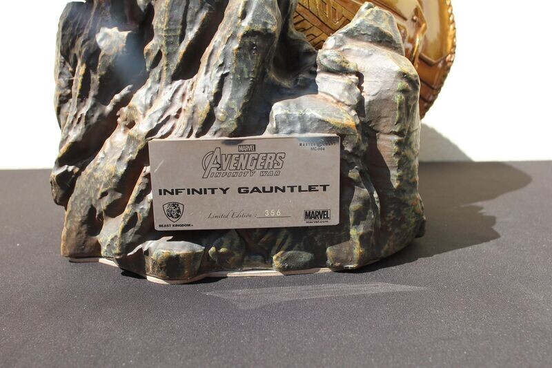 Thanos "Infinity Gauntlet"
