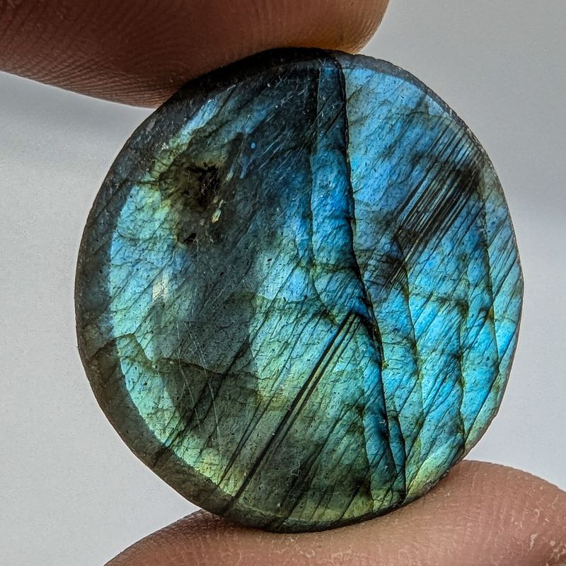 Labradorit (3x3cm Halbkugel)