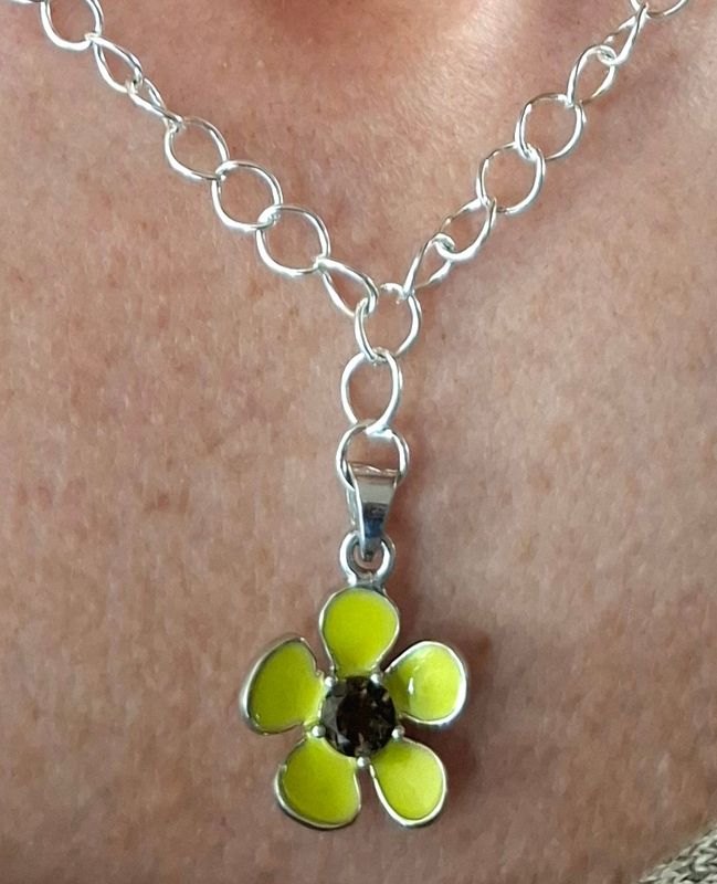 Sterling Silver Yellow Flower Necklace Set