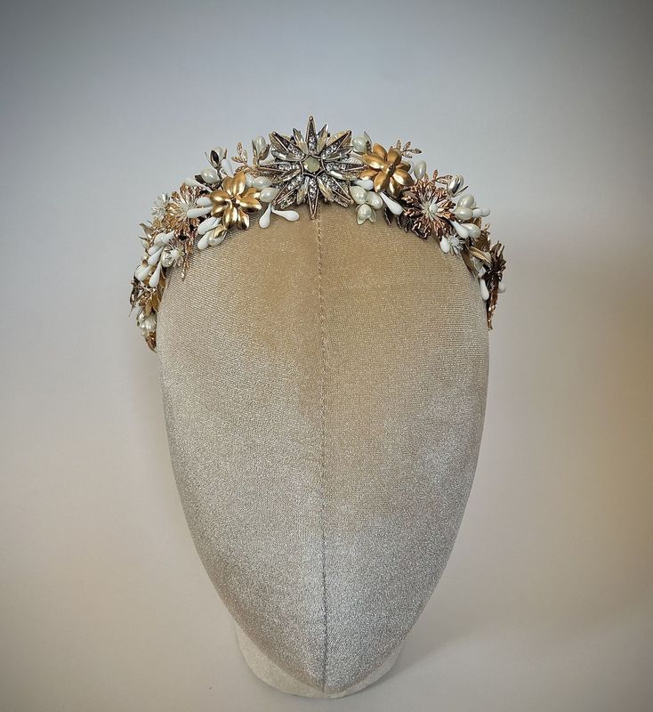 Tiara de novia Freya Dorado