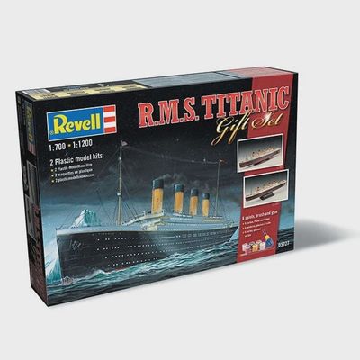 1/700 &amp; 1/1200 RMS Titanic Gift Set