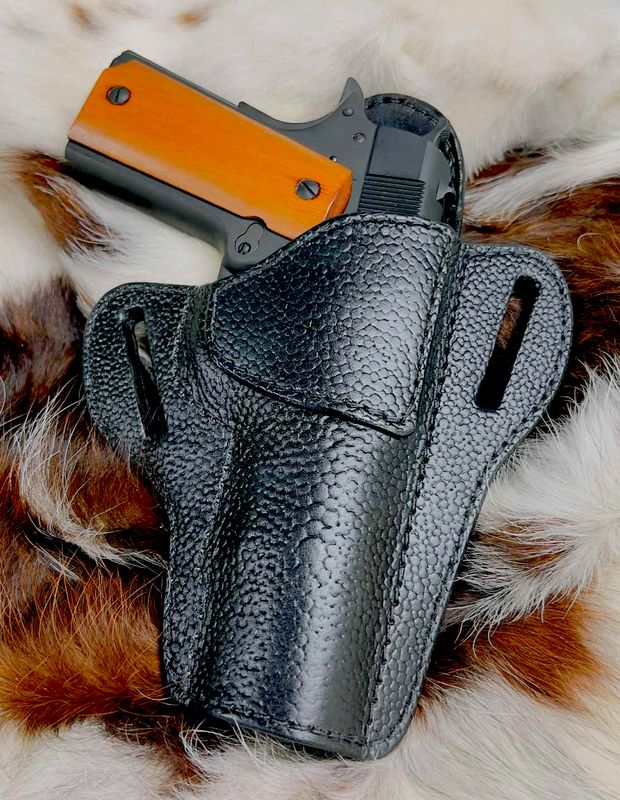 1911 Commander Holster Pebble Grain Black
