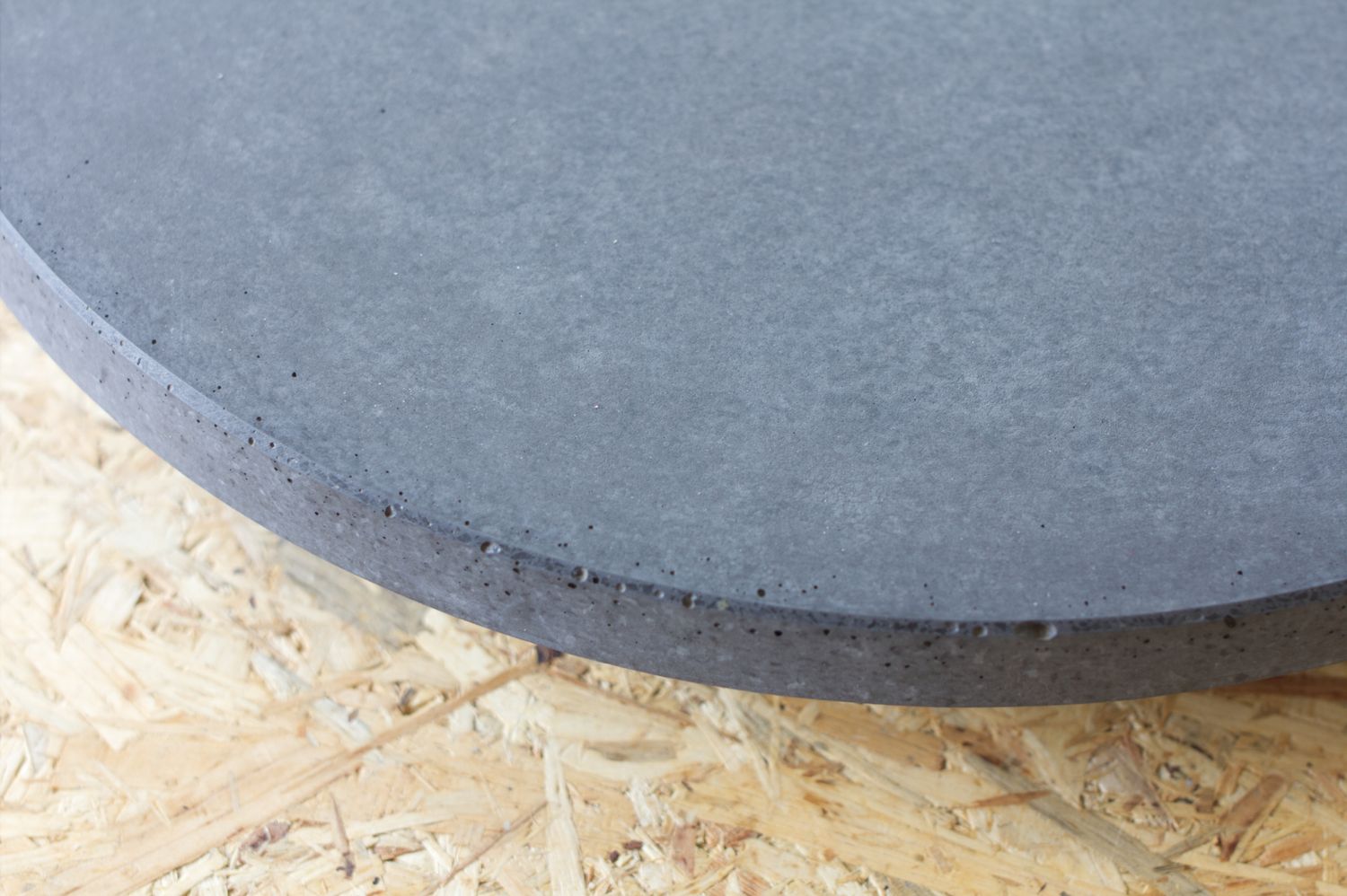Beton Lounge Tisch, anthrazit schalungsglatt