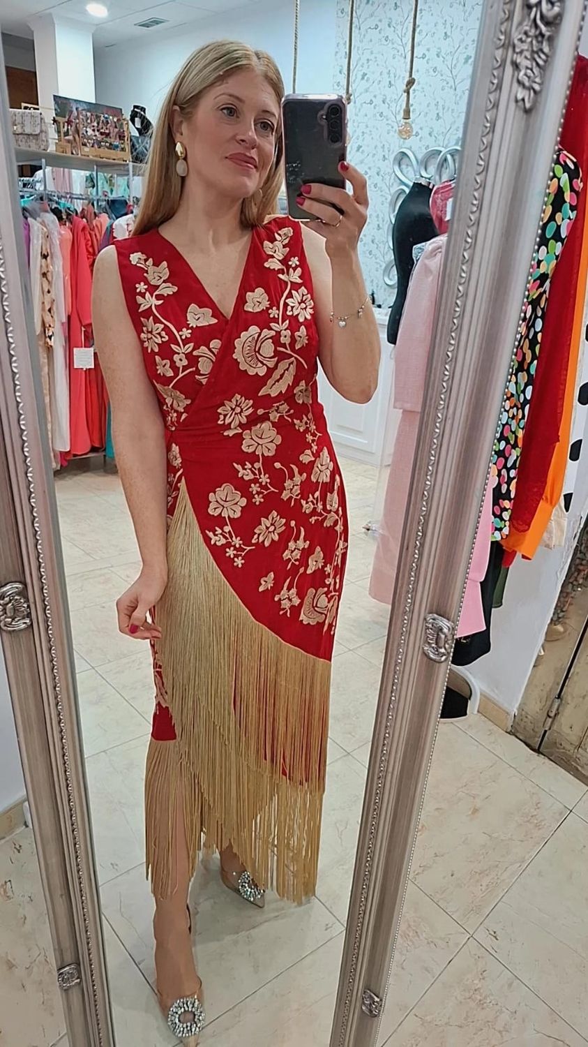 Vestido cruzado flecos