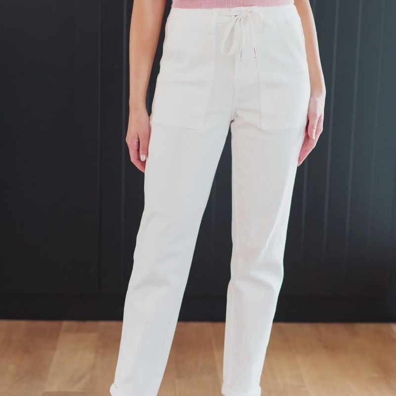 Judy Blue High-Rise Jogger in Ecru