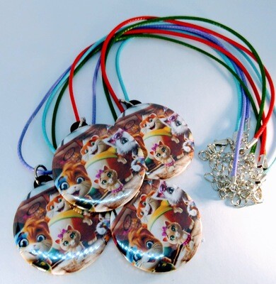 44 Gatti Collane Grande pendente rotondo 4cm in plastica