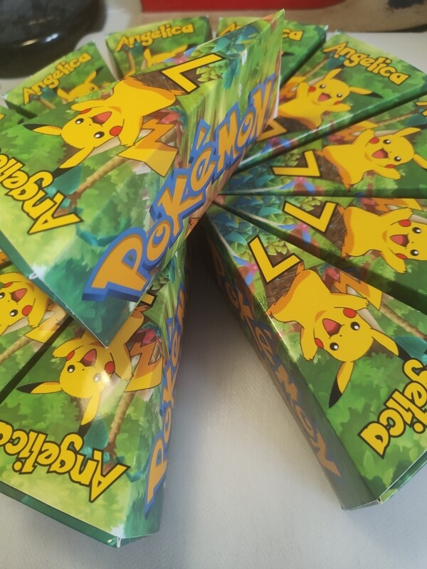 12 scatoline gadget caramelle bomboniere forma fetta di torta scenografica pokemon