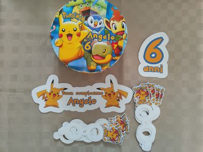 torta finta in polistirolo centrotavola chupa chups festa compleanno personalizzato pokemon