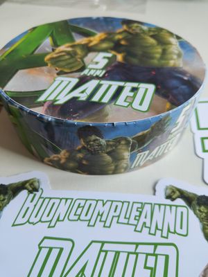 Torta finta base polistirolo lecca lecca chupa chups scenografica Hulk