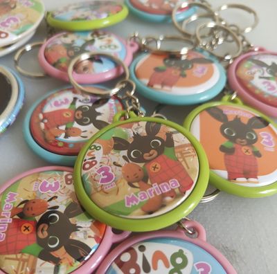 portachiavi zaino scuola personalizzati personalizzabili regalini fine festa compleanno a tema bing