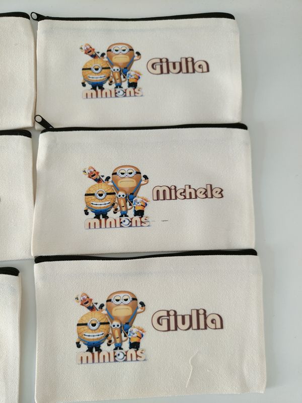 Astucci matite scuola Minions personalizza con nomi invitati festa
