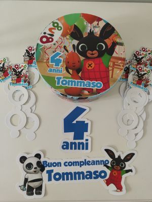 Torta finta Chupa Chups Bing polistirolo scenografica personalizzata