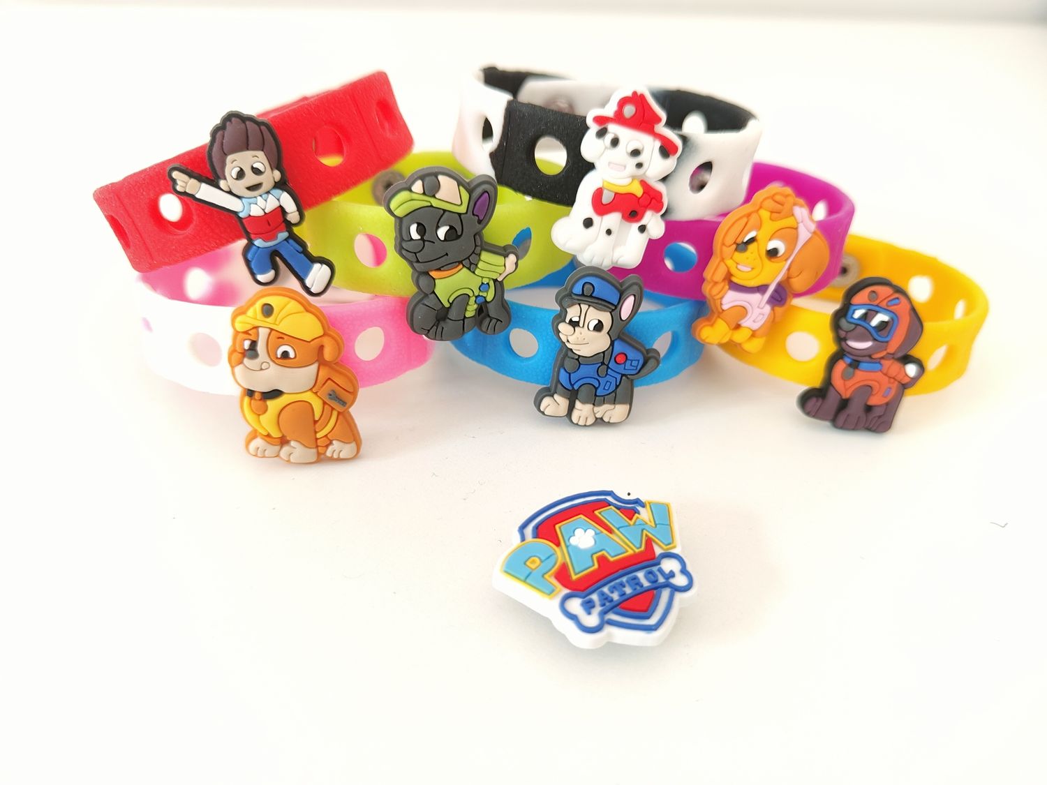 10 Bracciali in gomma personaggi 2D Paw Patrol regali fine festa