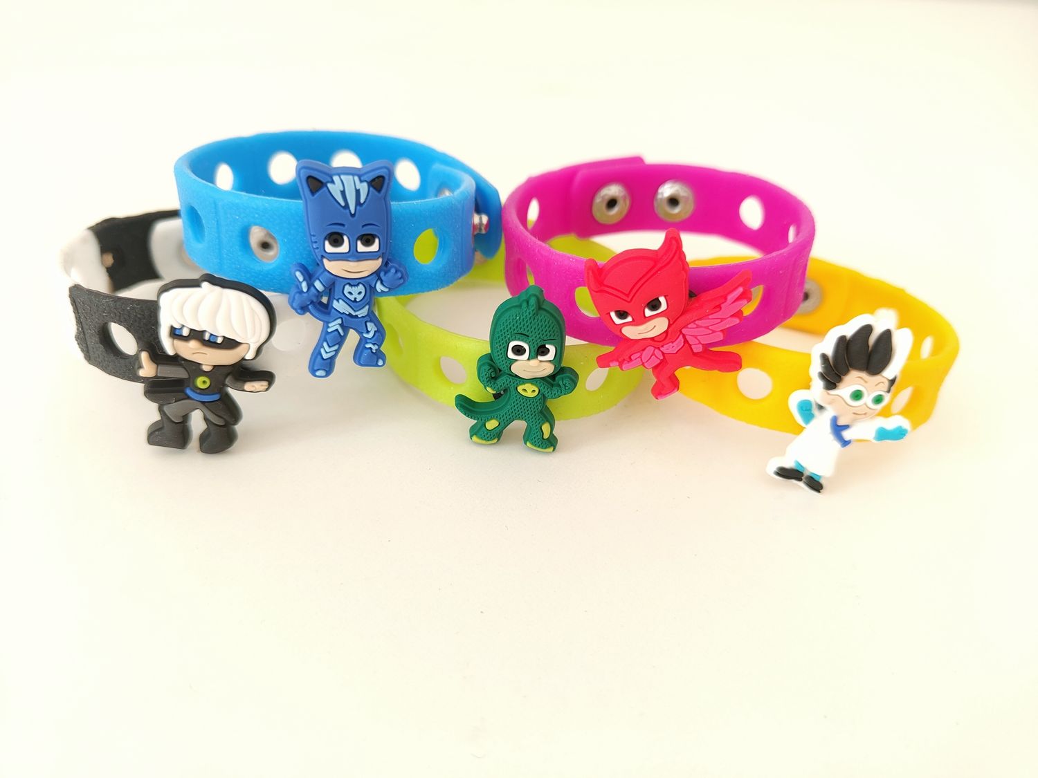10 Bracciali in gomma personaggi 2D Pj Masks regali fine festa