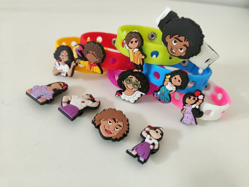 10 Bracciali in gomma personaggi 2D Encanto regali fine festa