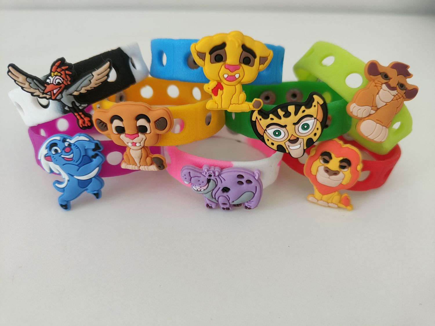 10 Bracciali in gomma personaggi 2D Re Leone regali fine festa