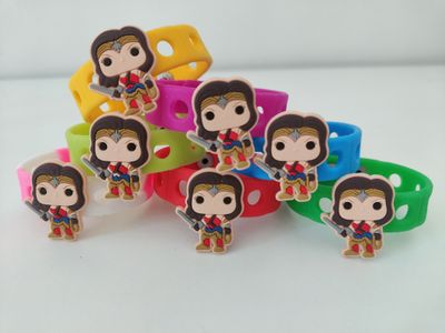 10 Bracciali in gomma personaggi 2D Wonder Woman regali fine festa
