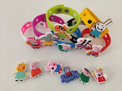 10 Bracciali in gomma personaggi 2D Peppa Pig regali fine festa