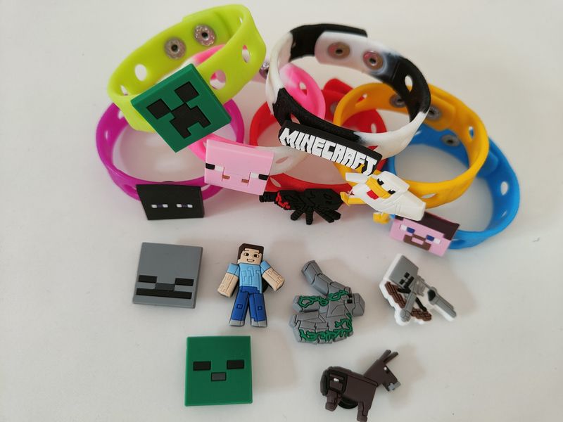 10 Bracciali in gomma personaggi 2D Minecraft regali fine festa