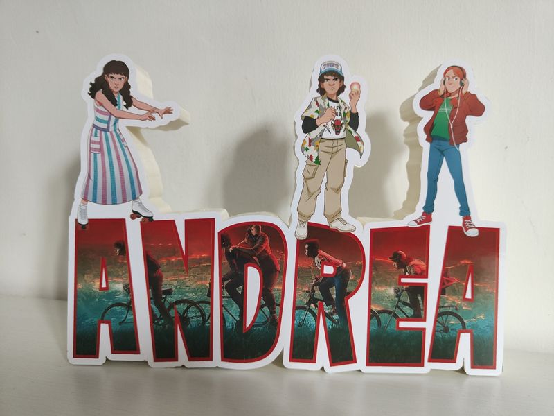 Sagoma scritta nome polistirolo a tema Stranger Things personalizzata