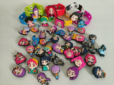 10 Bracciali in gomma personaggi 2D K Pop regali fine festa