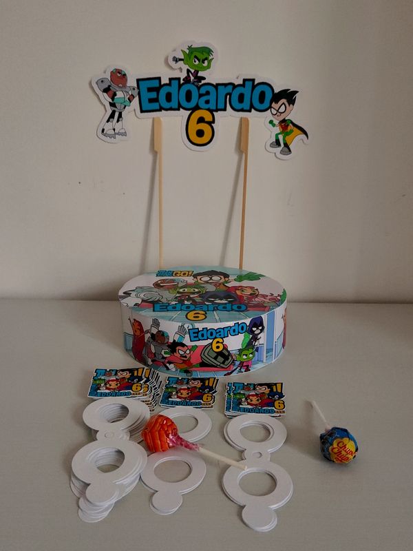 Torta Chupa Chups Teen Titans Go polistirolo personalizzata