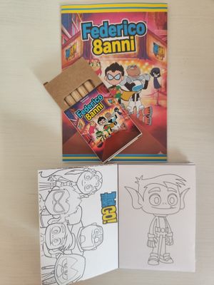10 set matite colori + 10 libricini da colorare Teen Titans Go 10 set matite colori + 10 libricini da colorare Teen Titans Go