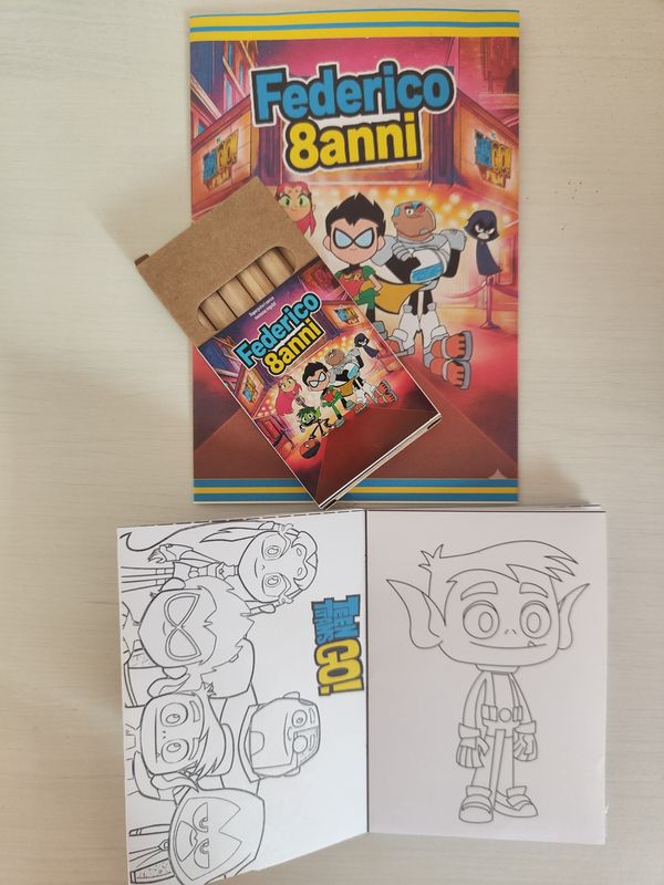 10 set matite colori + 10 libricini da colorare Teen Titans Go