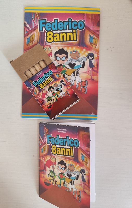 10 set matite colori + 10 libricini da colorare Teen Titans Go