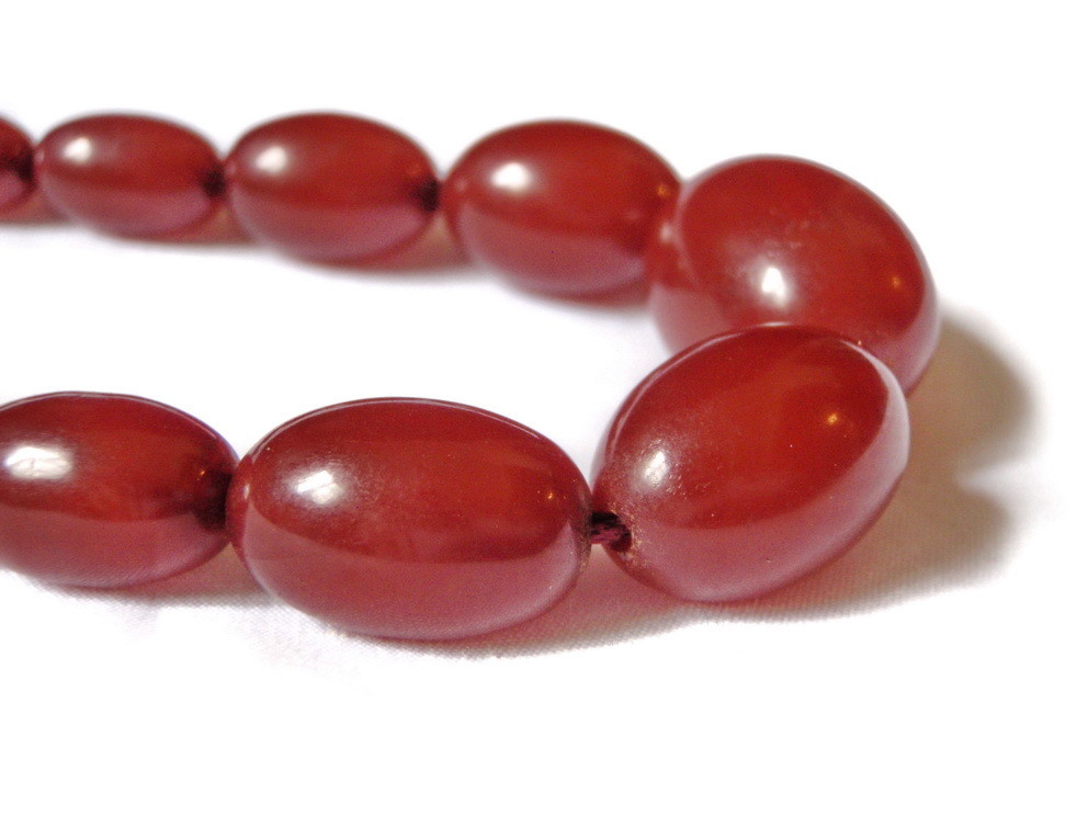 Art Deco V20 Inch Cherry Amber Necklace, Graduated Oblong Beads
