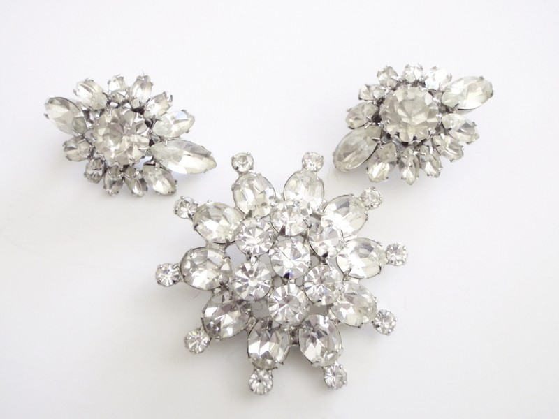Signed WEISS Star Brooch with Earrings
