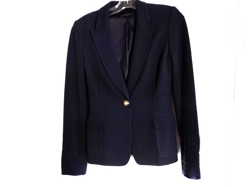 1990's Tahari Ladies Suit Jacket